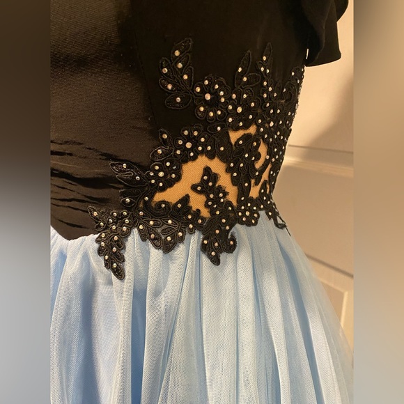 Women Size 4 Blue & Black Formal Dress - Picture 2 of 5